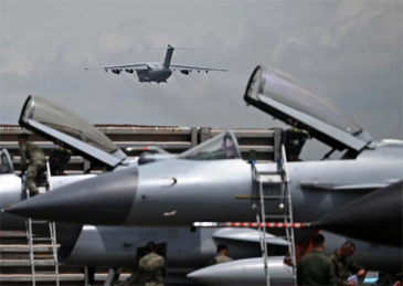 中方部队抵达泰国空军基地